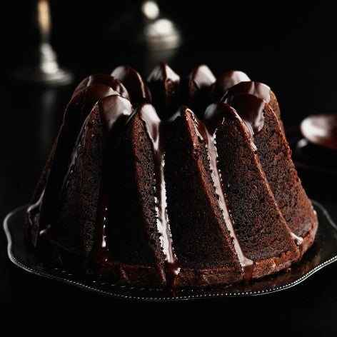 Baking cake in a dark pan