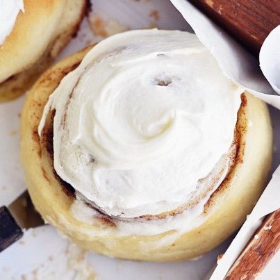 Cinnabon-Style Gourmet Cinnamon Buns - Sweetapolita