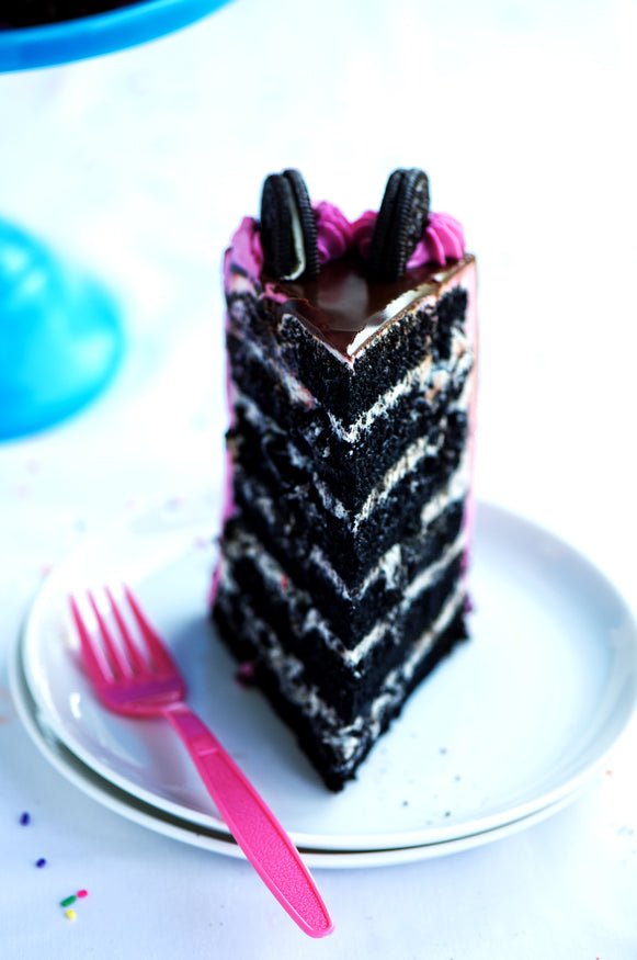 Midnight Cookies & Cream Cake - Sweetapolita