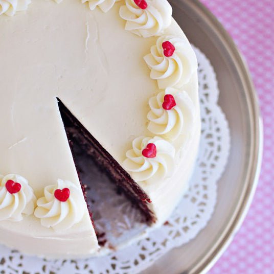 Red Velvet & Cinnamon Layer Cake {and Red Velvet Link Love!} - Sweetapolita