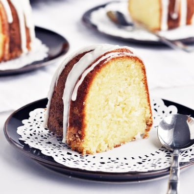 Vanilla Bean Bundt Cake with Vanilla Bean Glaze - Sweetapolita