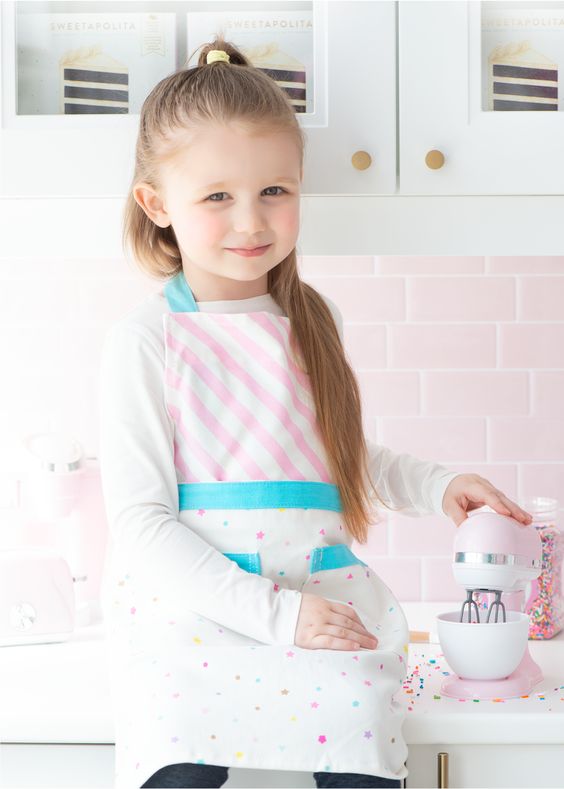 Sweetapolita™ Signature Youth Apron | Magical Medley - US