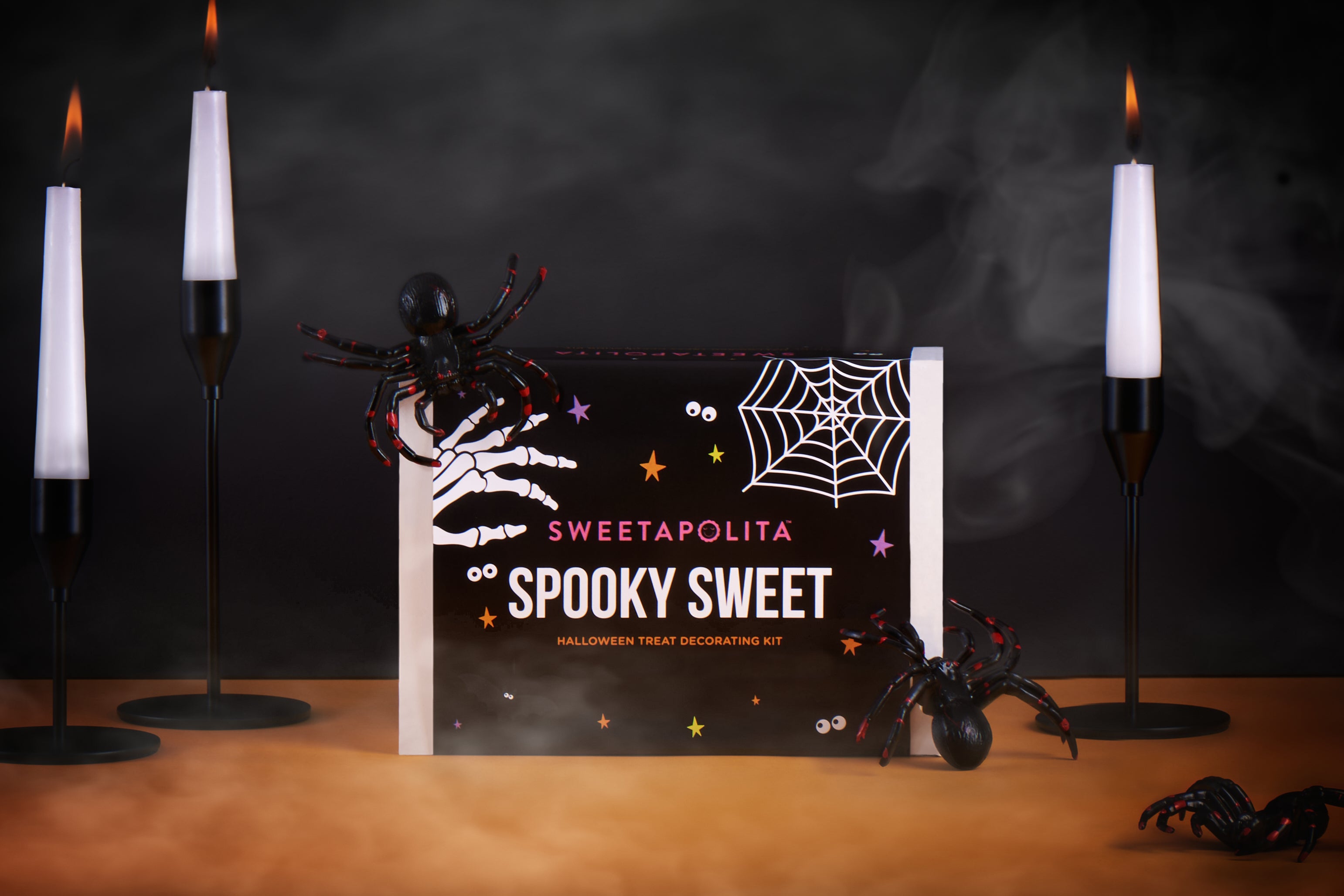 Spooky Sweet Halloween Decorating Kit - US