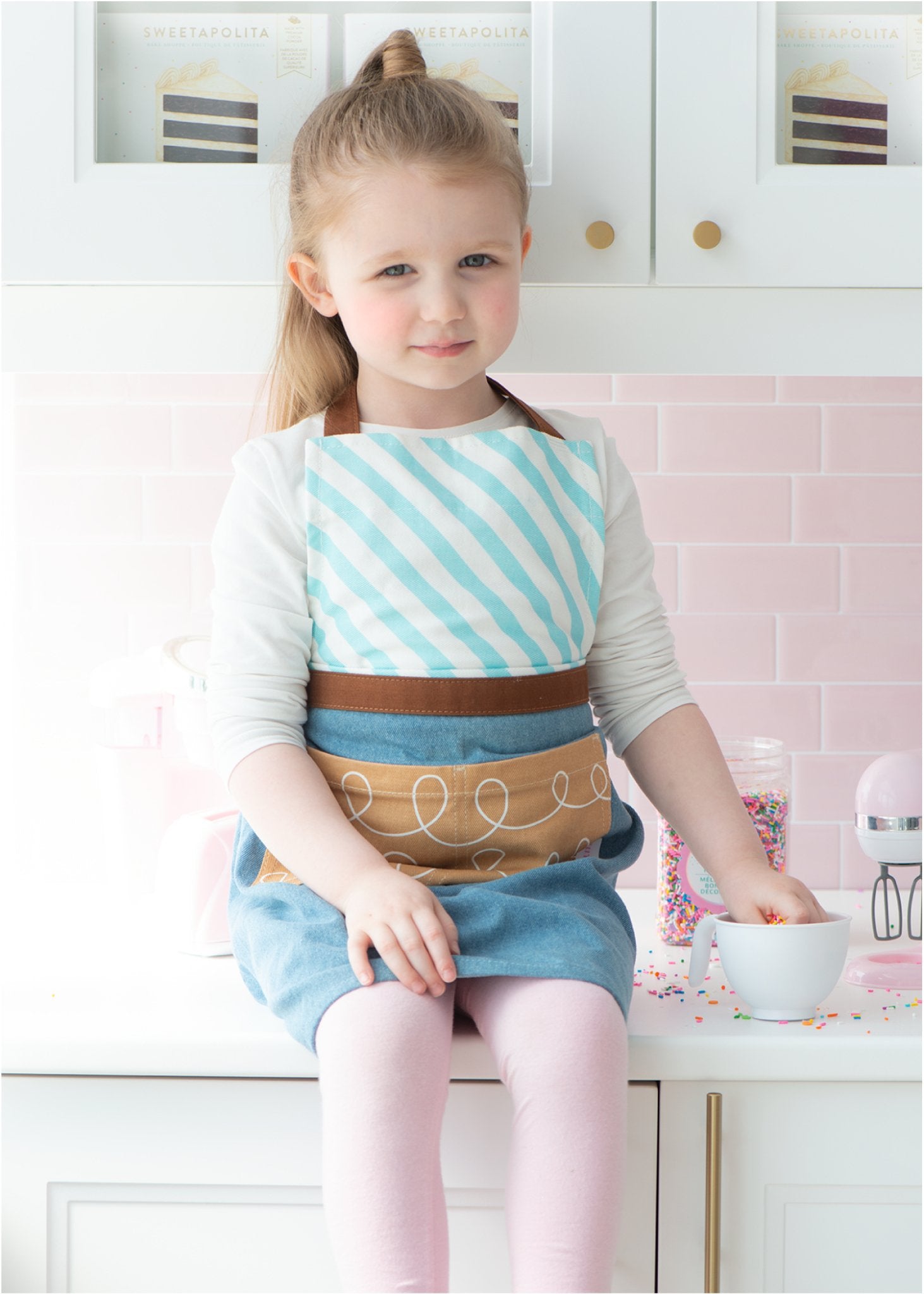 Sweetapolita™ Signature Youth Apron | Milk Chocolate Squiggle - US - Sweetapolita